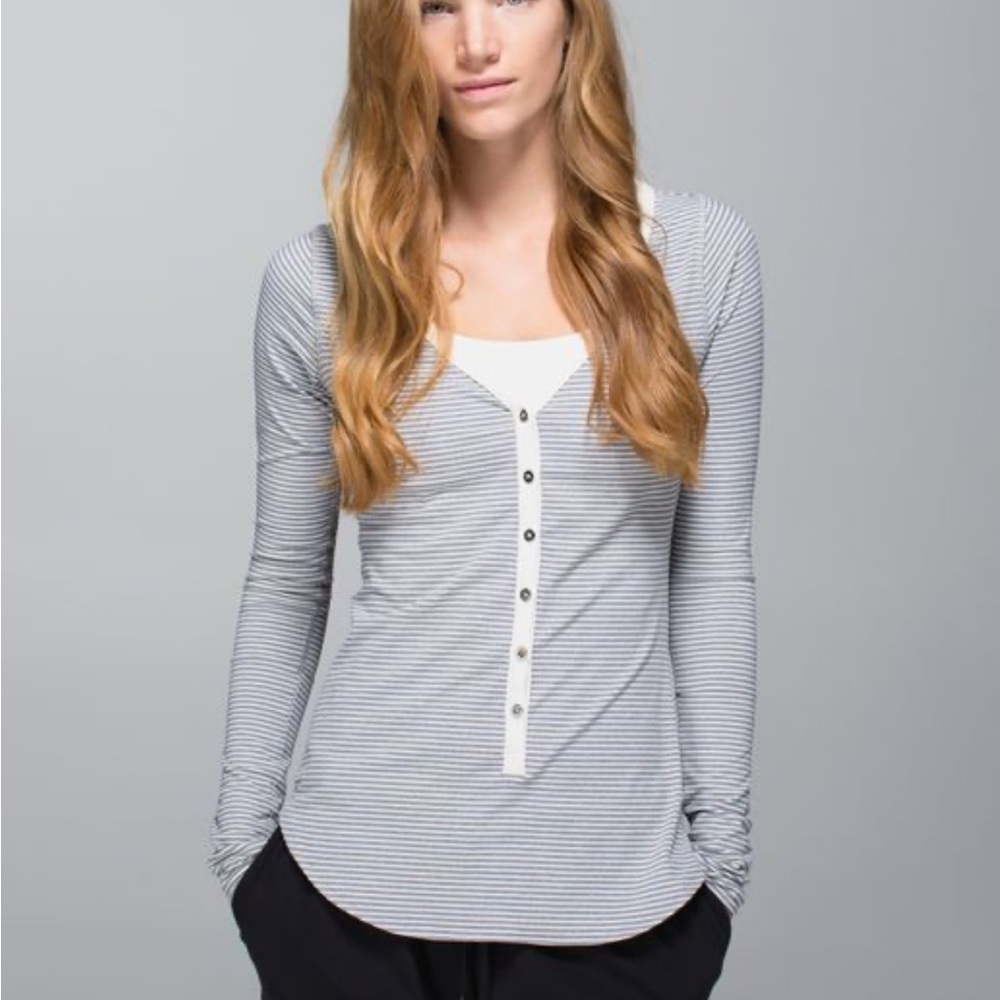 Lululemon Awesoma Henley
Hyper Stripe Black Heathered Slate